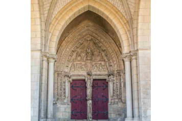 Porche gothique de la collégiale Inventaire des Pays de la Loire/P.-B. Fourny